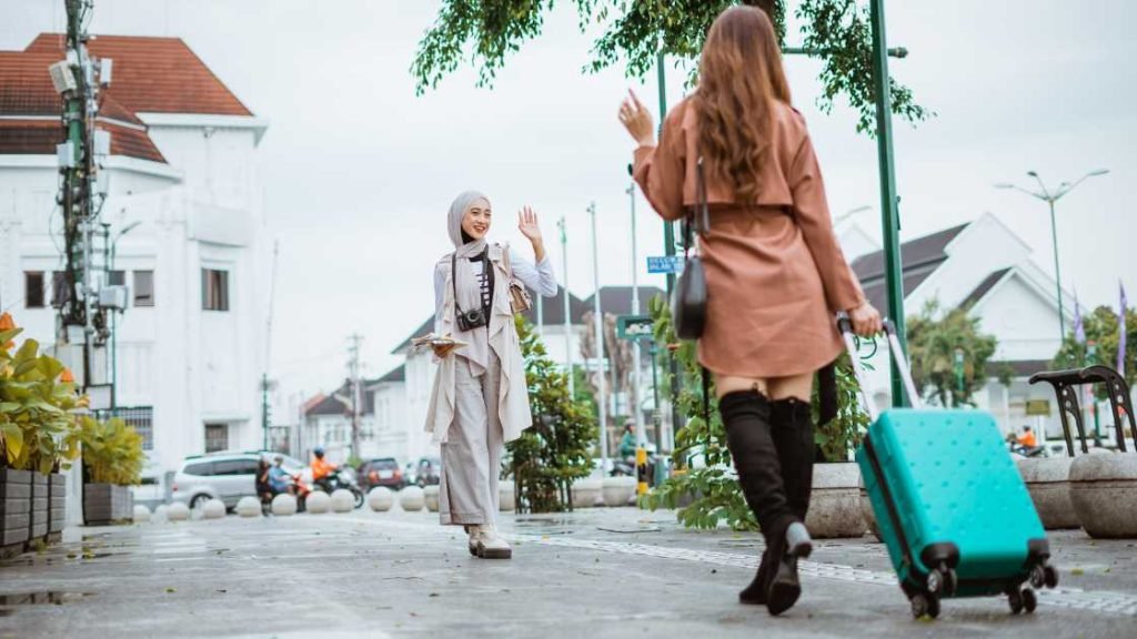 Networking With Other Female Travelers